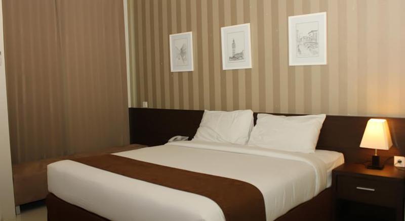 The Square Surabaya Hotel Exterior photo
