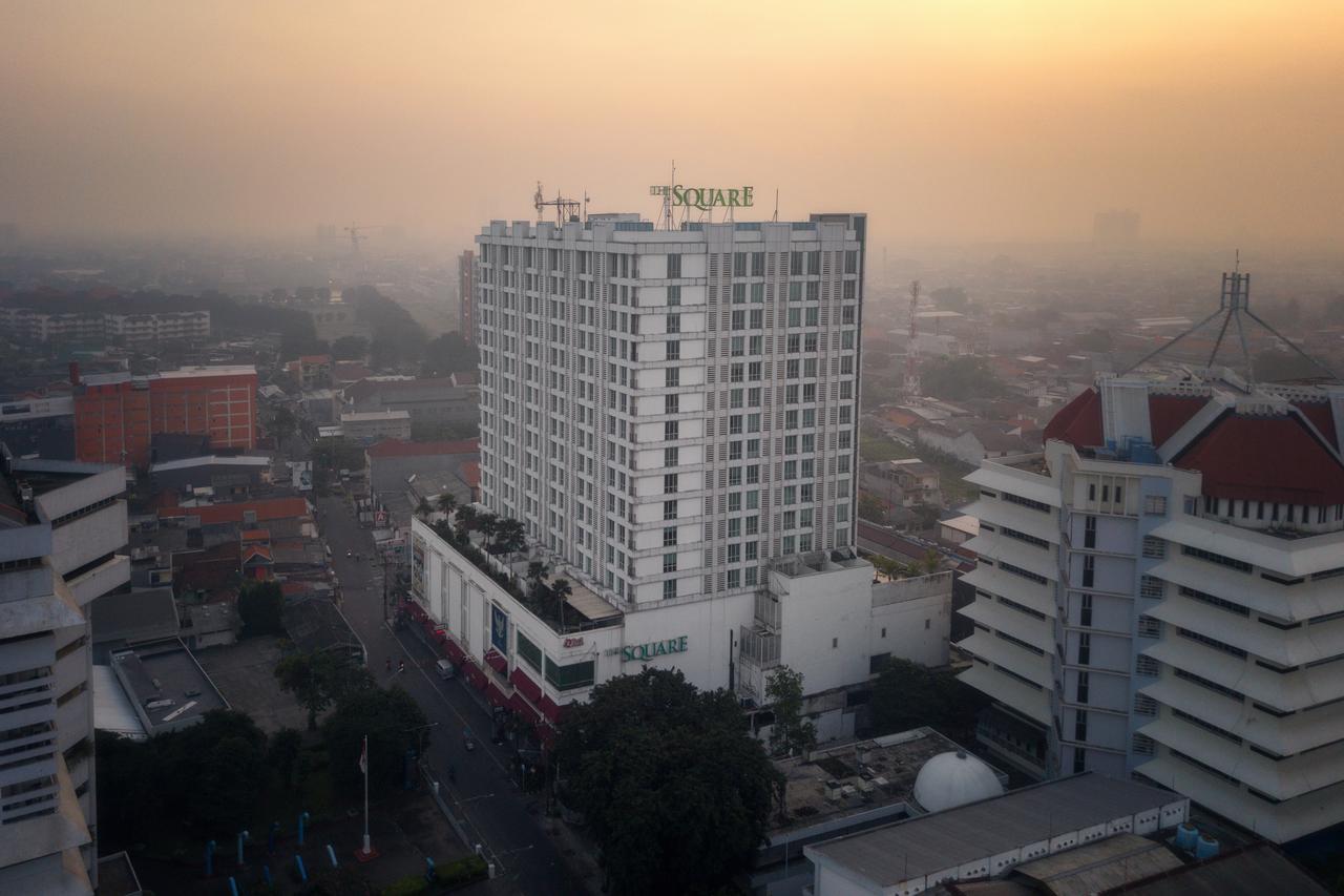 The Square Surabaya Hotel Exterior photo