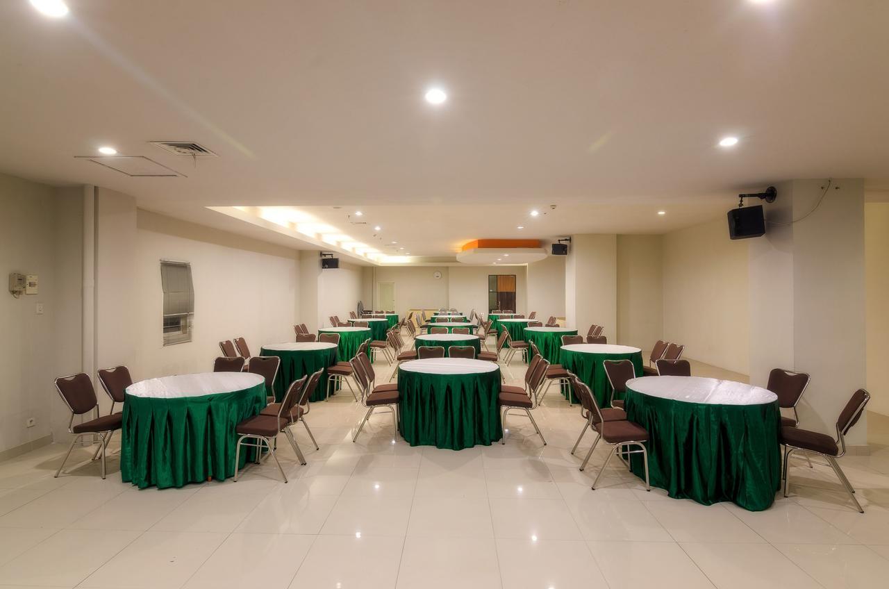 The Square Surabaya Hotel Exterior photo