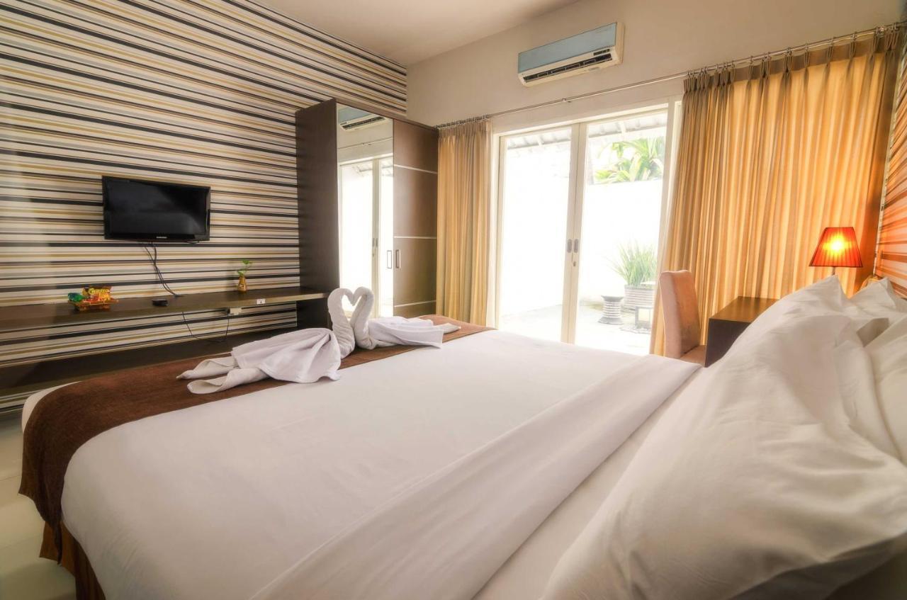 The Square Surabaya Hotel Exterior photo